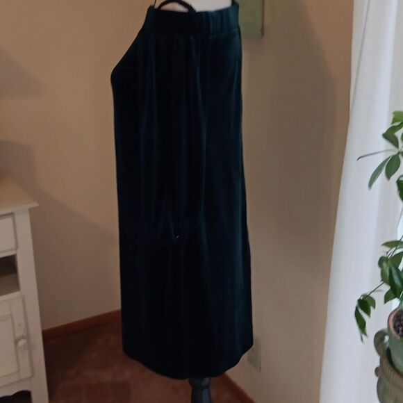 Vince Camuto Velvet Off Shoulder Dress - Picture 5 of 11